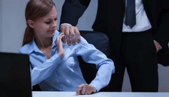 Le harcèlement sexuel sur son lieu de travail.