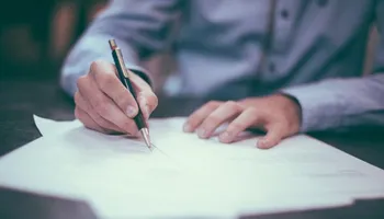 Peut-on passer d'un contrat d'auto entrepreneur à un CDI ?